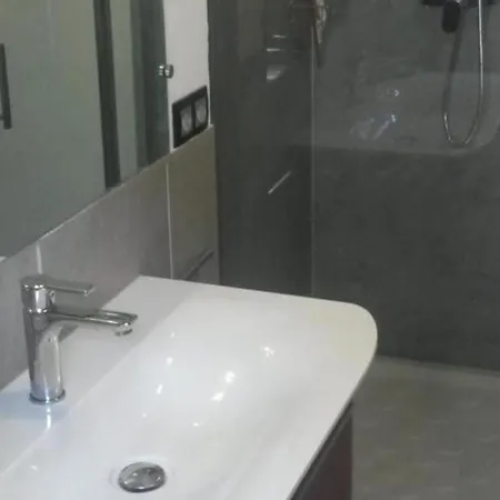 Дом отдыха Perigourdin Avec Wifi, Jardin, Barbecue, Proche Sites Historiques Et Randonnees - Fr-1-616-71 *